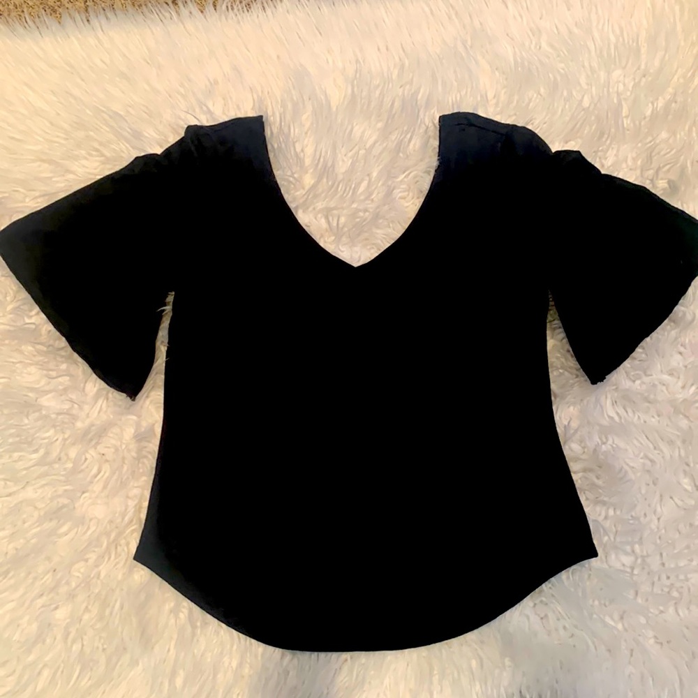 Black v neck shirt